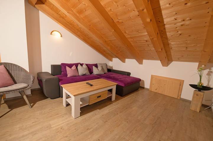 Ferienwohnung für 3 Personen, mit Balkon und Whirlpool