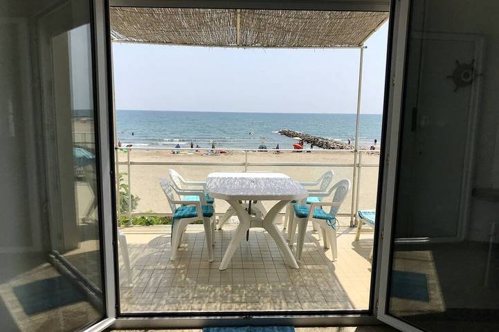 Gîte pour 9 personnes, avec terrasse et jardin dans Plage Du Petit Travers Carnon Plage