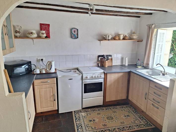 Location de vacances pour 2 personnes, avec jardin et piscine à Allonnes - 2