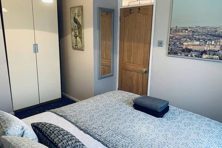 Lake house - 3 bedroom woking in Woking, Surrey