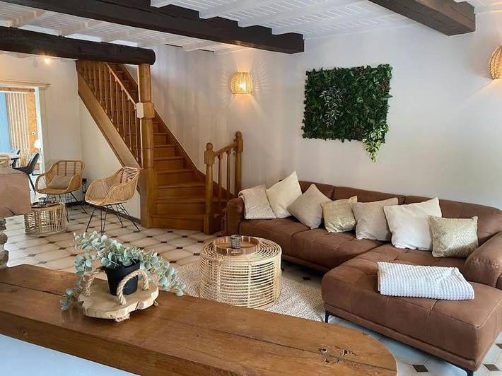 Location de vacances pour 7 personnes, avec terrasse à Hargnies