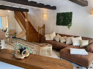 Location de vacances pour 7 personnes, avec terrasse à Hargnies