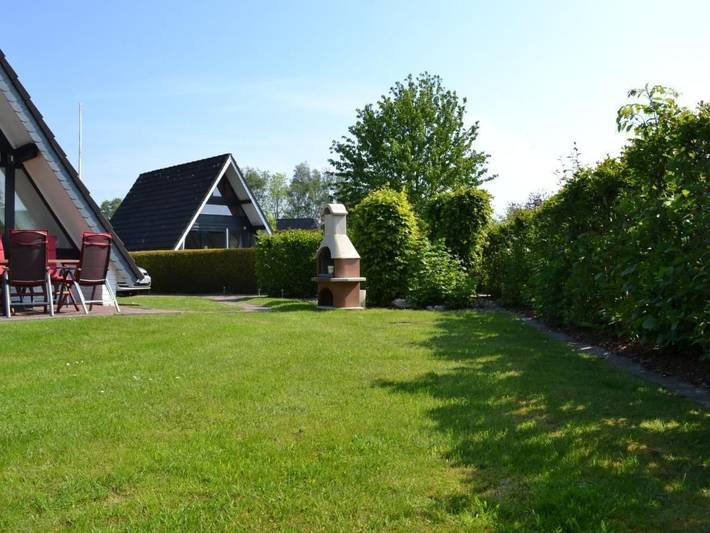 Ferienhaus für 4 Personen, mit Terrasse und Garten in Burhave - 4
