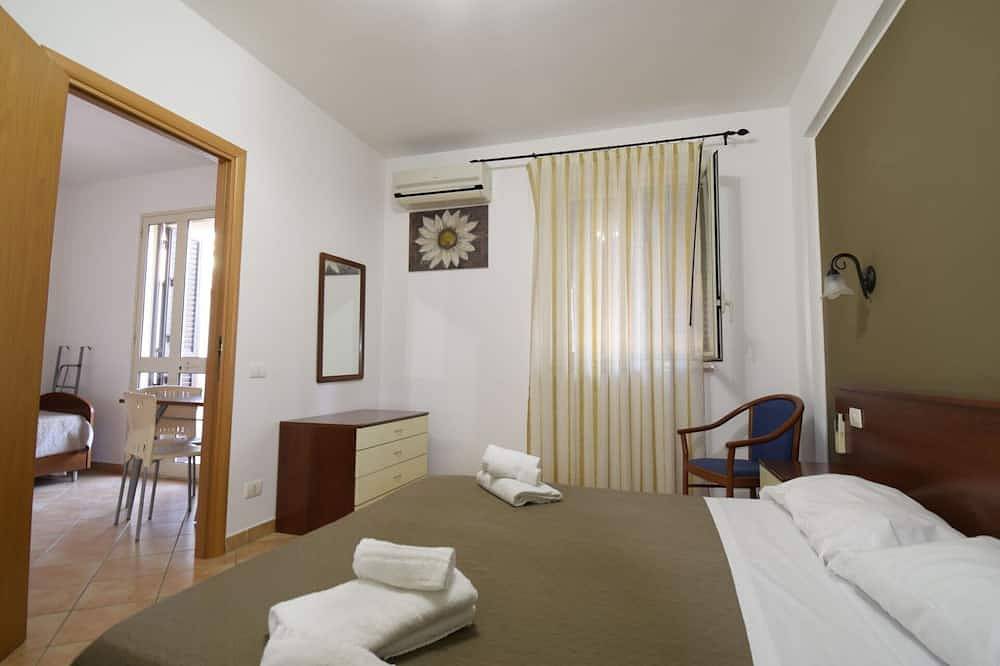 Entire apartment, Lovely apartment for 4 people with A/C, pool, Wifi, Tv and balcony in Porto Empedocle, Agrigento Province