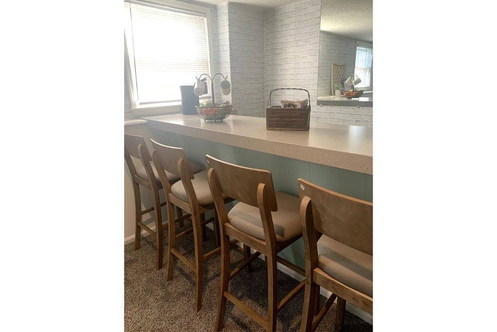 Cozy Guest Suite with Fireplace & Private Entrance in Grandview, Missouri