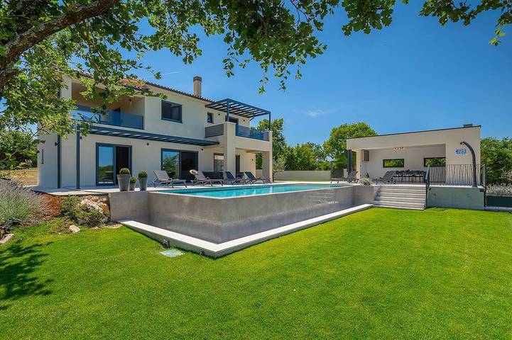 Ferienhaus für 7 Personen, mit Garten und Balkon, mit Haustier