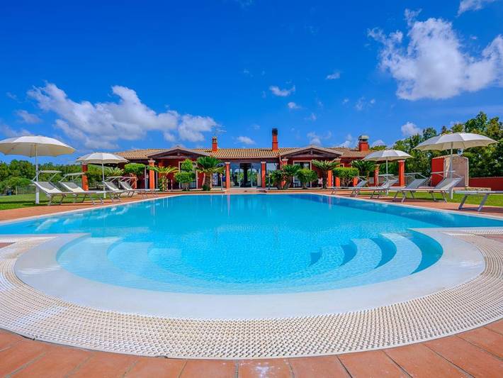 Resort per 4 persone, con panorama e giardino nonché piscina in Sardegna Nord