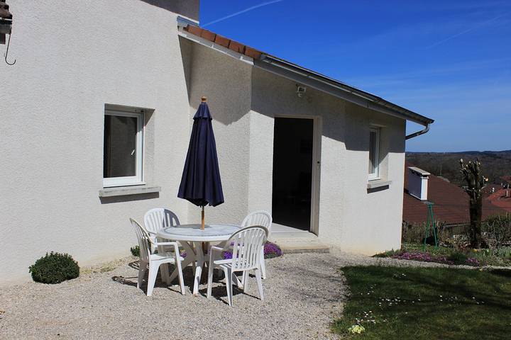 Gîte pour 4 personnes, avec terrasse, animaux acceptés à Meussia