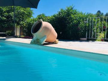Gîte pour 6 personnes, avec jardin et piscine à Saint-Cybranet