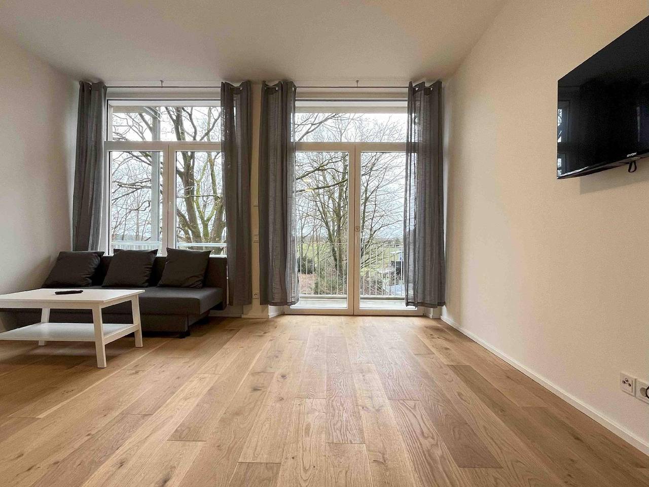 Ganze Ferienwohnung, Am1O36 Moderne Monteurwohnung mit Balkon in Amberg, Ostbayern