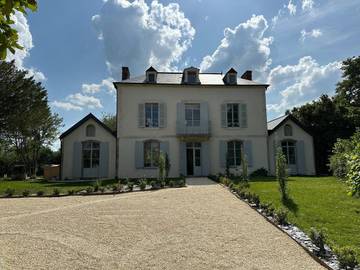 Location de vacances pour 12 personnes, avec jacuzzi et jardin à Épineuil-le-Fleuriel