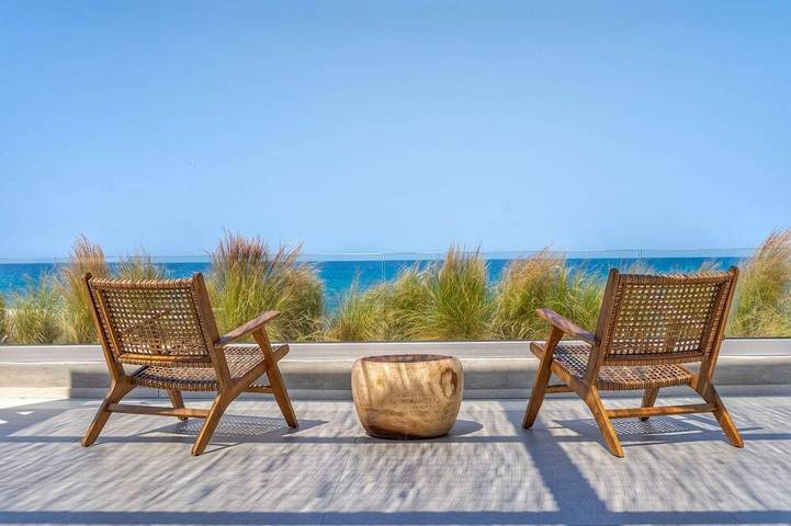 Maison de vacances pour 7 personnes, avec balcon et jacuzzi ainsi que jardin et piscine dans Kalyves