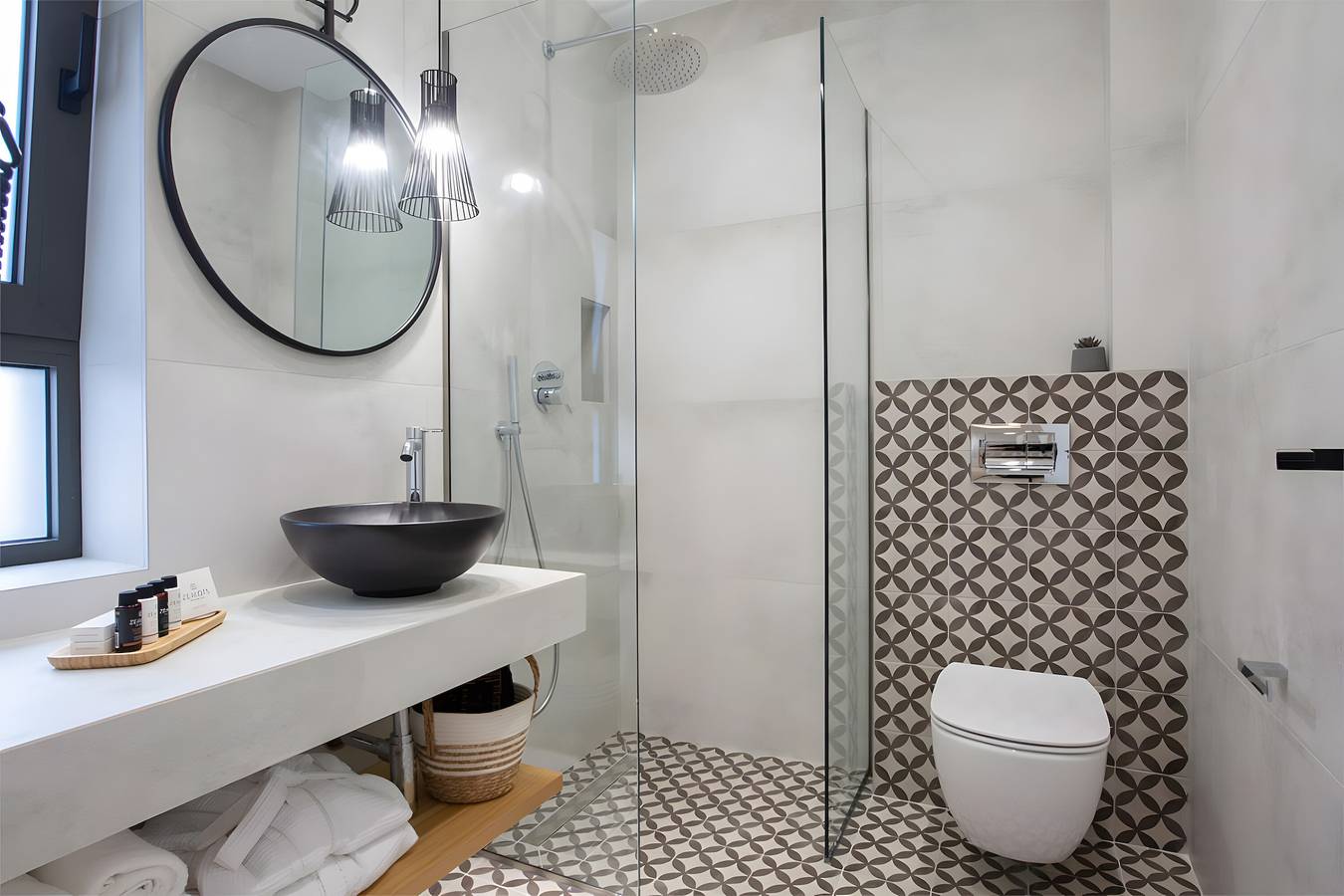 Entire apartment, Apartment 'Elfam City Suite B' with Shared Terrace, Wi-Fi and Air Conditioning in Lefkada City, Greece