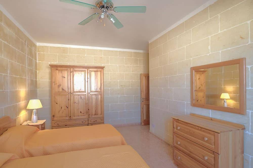 Ganze Wohnung, Modern 3rd floor penthouse + air conditioning in a perfect location in Victoria in Victoria (Malta), Gozo