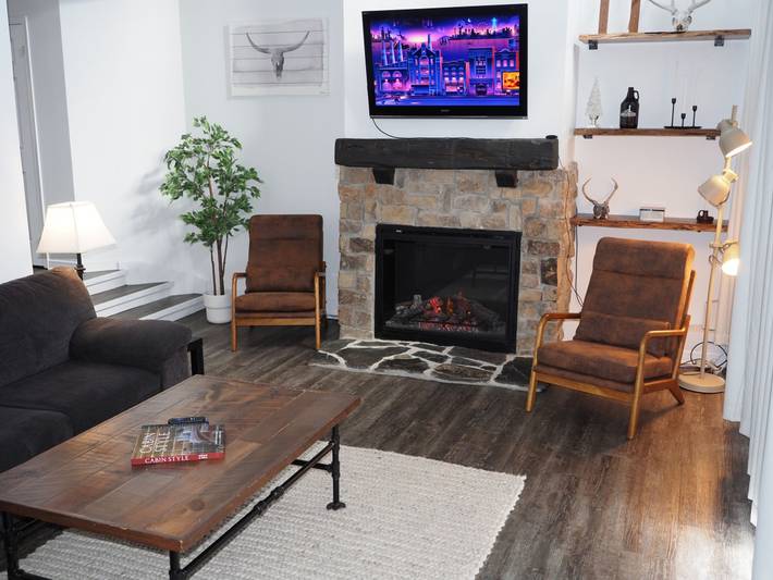Vacation rental for 8 people, with pool and balcony as well as yard and sauna, with pets in Blue Mountain (Ontario)
