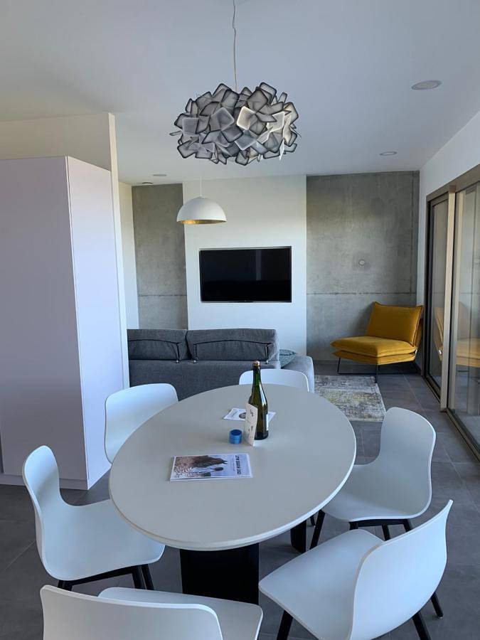 Gîte pour 4 personnes, avec piscine ainsi que jardin et jacuzzi, animaux acceptés dans Plage de Bréhec - 4