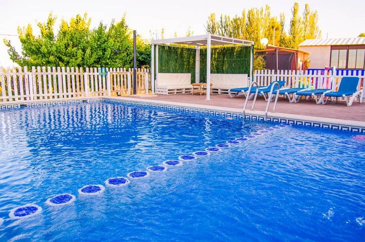 Casa rural para 38 personas, con Balcón y Jacuzzi además de Terraza y Jardín en Campo de Montiel - 3
