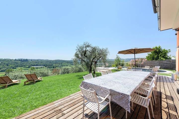 Ferienhaus für 9 Personen, mit Balkon und Garten am Gardasee - 2