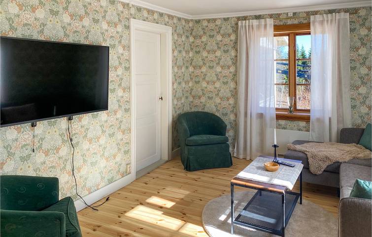 Hus för 6 Personer med trädgård in Värmland