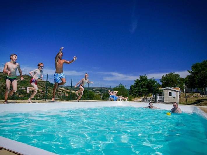 Location de vacances pour 5 personnes, avec piscine à Saint-Georges-de-Luzençon - 4