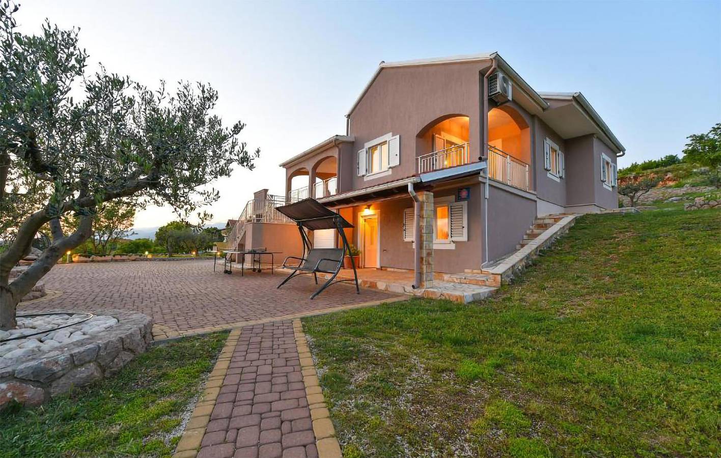 Urlaub am Meer: Gemütliche 2-Zimmer-Wohnung mit Pool und Terrasse in Obrovac, Zadar