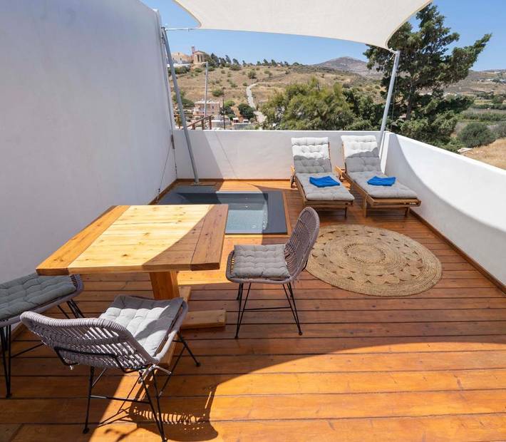 Maison d’hôte pour 4 personnes, avec piscine ainsi que jacuzzi et jardin, adapté aux familles dans Syros - 4