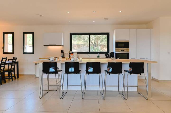 Location de vacances pour 8 personnes, avec piscine et jardin à Cauro - 4