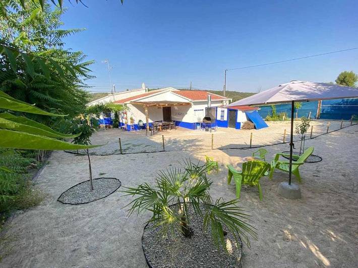 Casa rural para 14 personas, con Terraza y Jardín además de Vistas al lago y Vistas en Ruidera