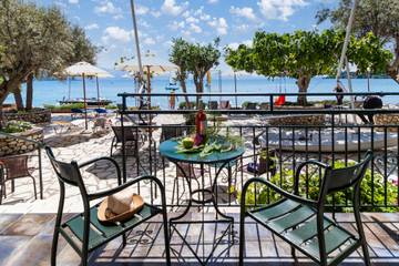 Gîte pour 2 personnes, avec jardin et balcon, animaux acceptés à Leucade