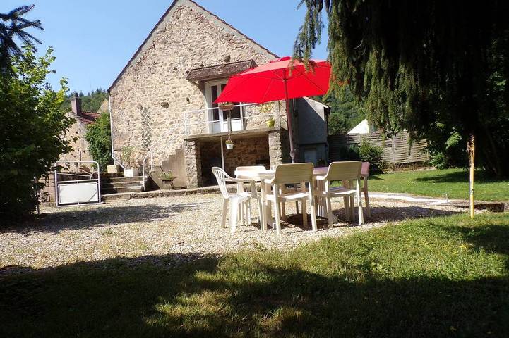 Location de vacances pour 7 personnes, avec balcon et jardin, animaux acceptés à Magny