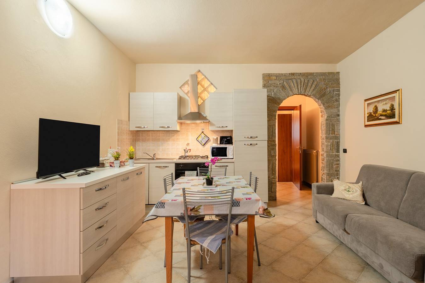 Entire apartment, Apartment 'Casa Angeli - By The River' with Wi-Fi in Lucca, Lucca Province