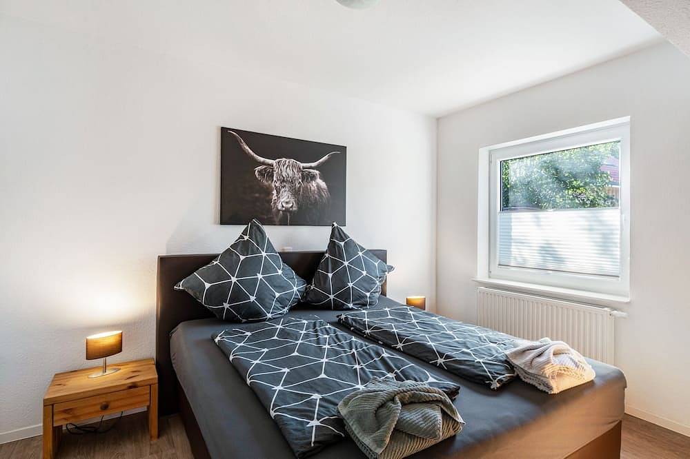 Ferienhaus mit Whirlpool und Sauna am Bernsteinsee in Wiefelstede, Ammerland