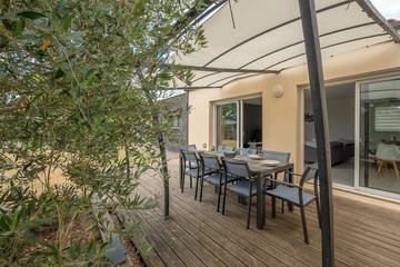 Gîte pour 8 personnes, avec jardin et terrasse, animaux acceptés à Saint-Hilaire-la-Forêt