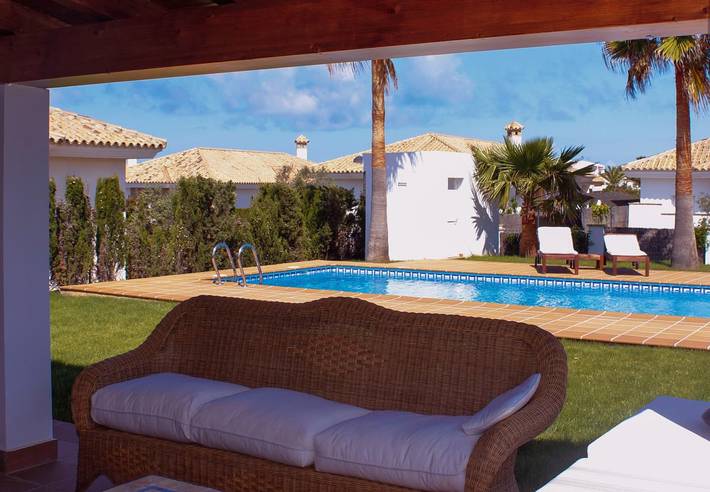 Villa pour 8 personnes, avec terrasse et piscine, adapté aux familles à Roche - 3