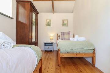 Log Cabin for 6 People in Mullion, Cornwall, Photo 1