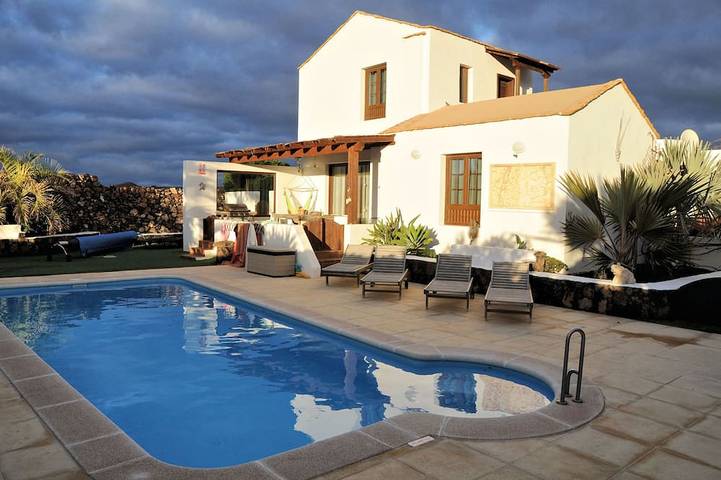 Villa pour 12 personnes, avec jacuzzi et jardin - 1