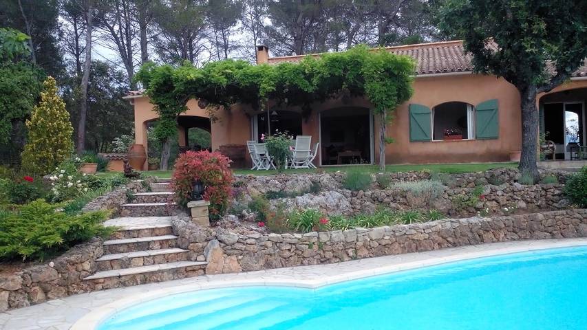Gîte pour 6 personnes, avec piscine