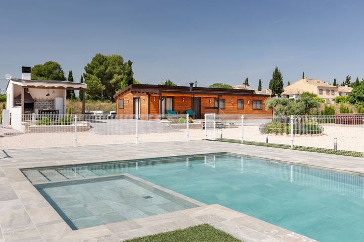Cabaña para 8 personas, con Jardín y Piscina para niños