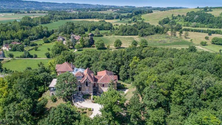 Hôtel pour 2 personnes, avec Terrasse et Jardin à Morestel - 3