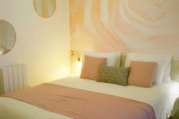 Gîte pour 4 personnes, avec jardin et terrasse, animaux acceptés dans Office De Tourisme De Greoux Les Bains - 2