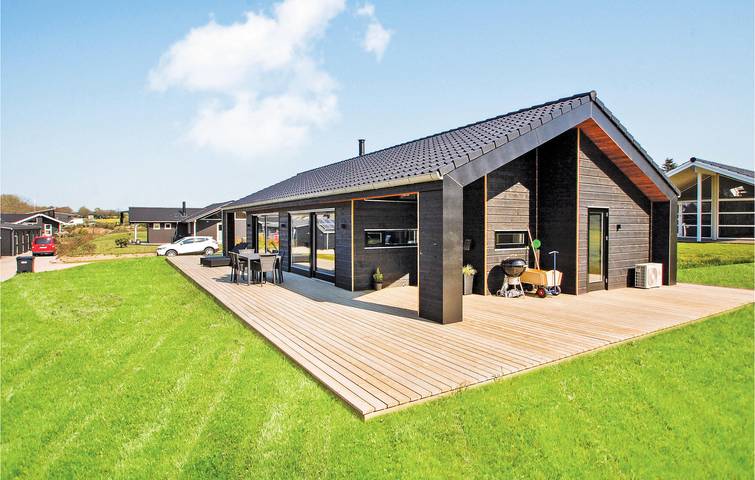 Ferienhaus für 10 Personen, mit Terrasse und Whirlpool sowie Garten in Kelstrup Strand