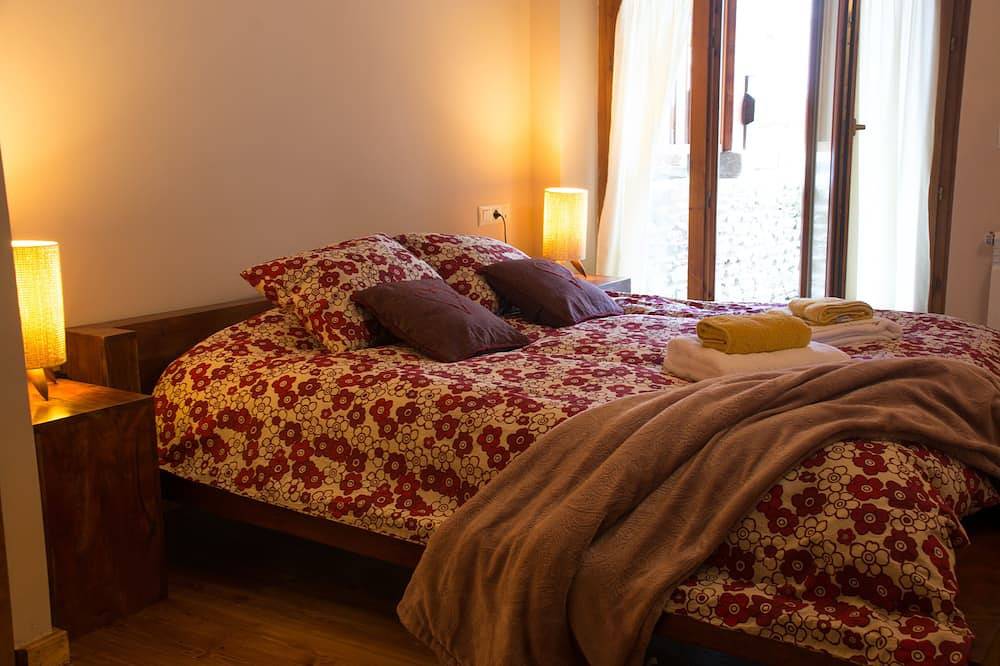 Entire apartment, Cozy and warm apartment in the Valley of Aran. in es Bòrdes, Catalan Pyrenees