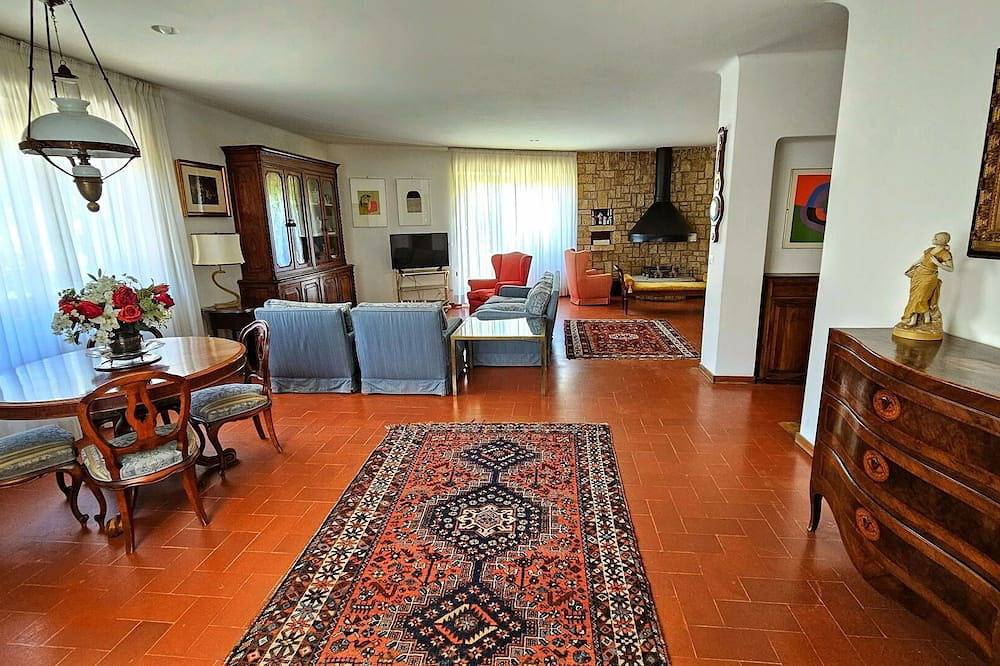 Wonderful private villa for 7 people with private pool, Wifi, Tv and veranda in Cetona, Siena Provinsen