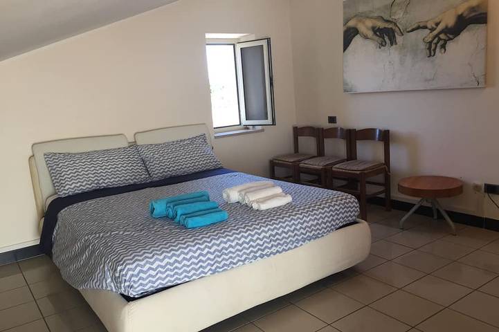 Ganze Wohnung, Modernes Penthouse mit einer großen Terrasse mit Meerblick befindet sich 150 Meter vom Strand entfernt in Giulianova, Giulianova (Gemeinde)
