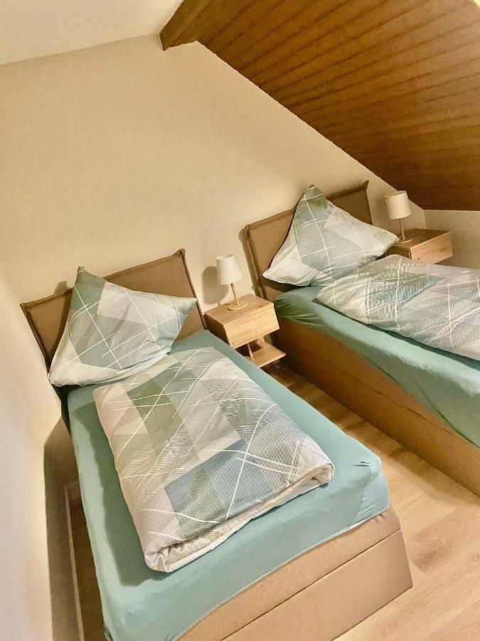 Ferienwohnung für 3 Personen, mit Ausblick und Balkon in Kelberg - 2