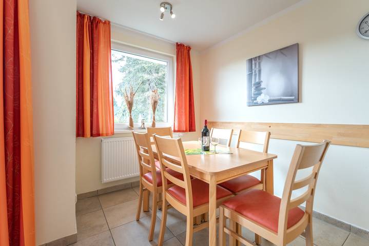 Ganze Ferienwohnung, Bernstein-Villa Og 5 in Drei Kaiserbäder, Heringsdorf