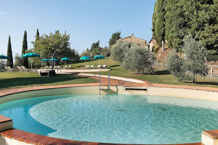 Hel lägenhet, Coppo – Apartment with Pool and Views of the Tuscan Hills in Il Castagno, Gambassi Terme