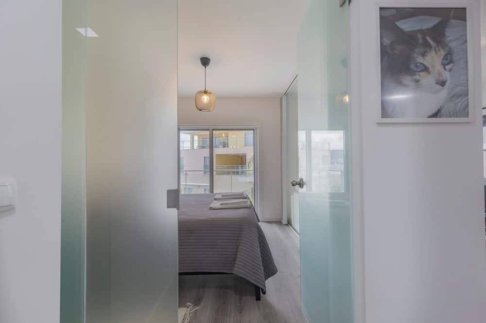 Ganze Wohnung, Welcome to this modern and cozy apartment! Enjoy the incredible view of the... in Praia da Califórnia, Sesimbra