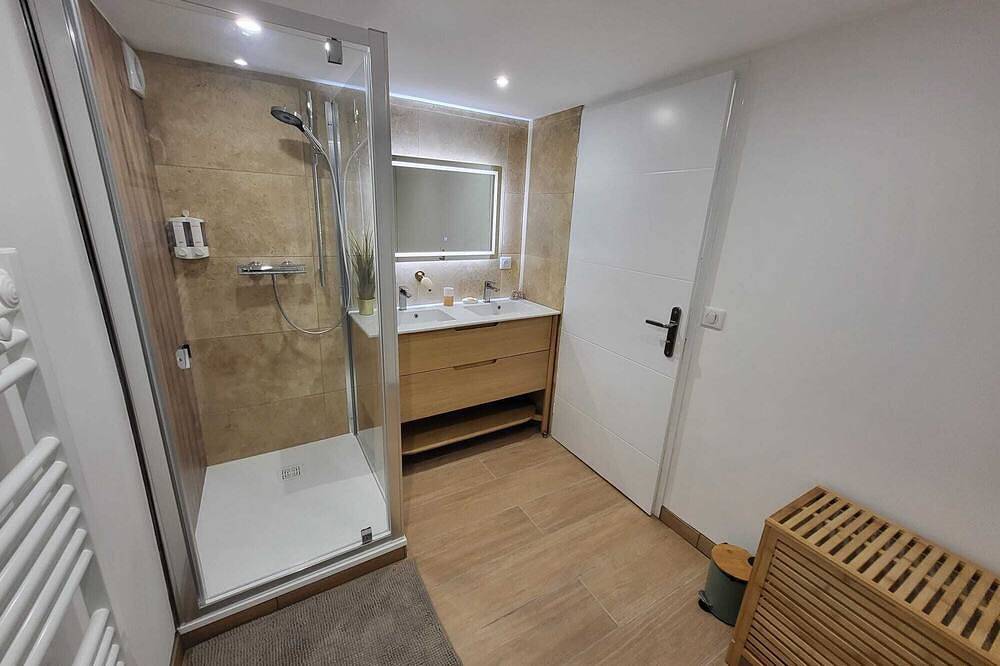 Mon Nid'éal de Bien-être with private Spa in Saint-Forgeux, Villefranche-sur-Saône region
