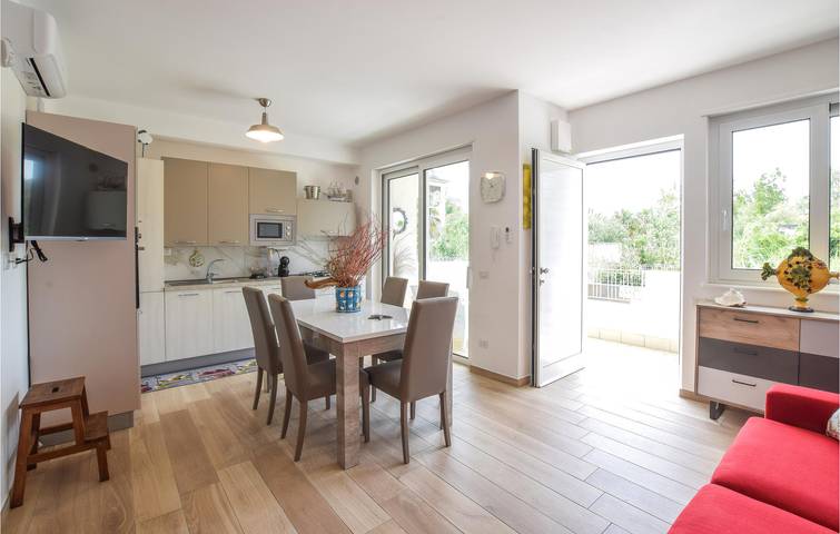 Apartamento con vistas al mar, piscina y cocina - 300m de la playa in Nocera Terinese, Provincia de Catanzaro